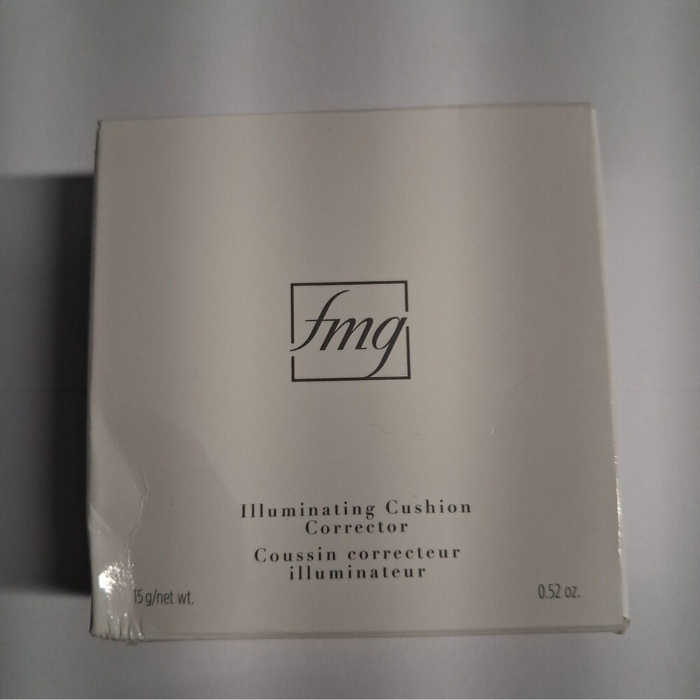 Avon fmg Illuminating Cushion Corrector In Fair-light